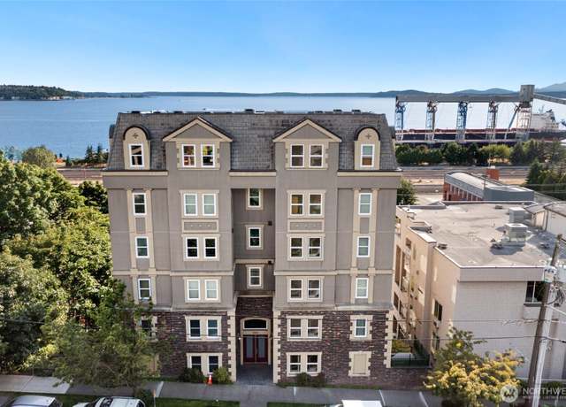 Property at 505 W Mercer Pl #101, Seattle, WA 98119, 2 beds, 2.5 baths