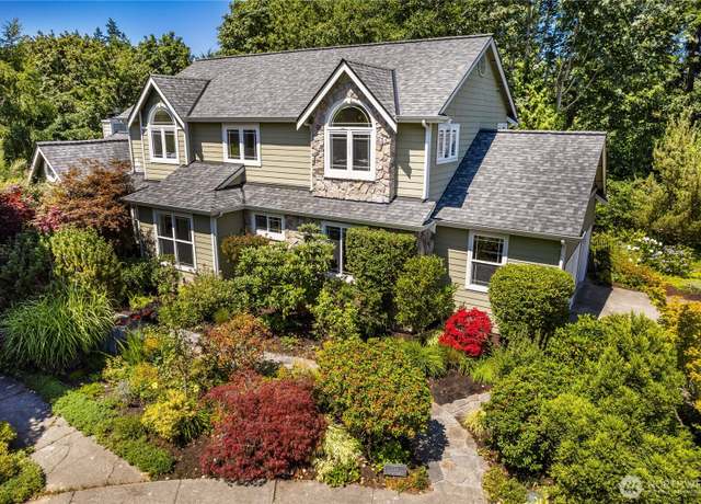 Property at 744 Brookcliff Ln NE, Bainbridge Island, WA 98110, 4 beds, 2.5 baths