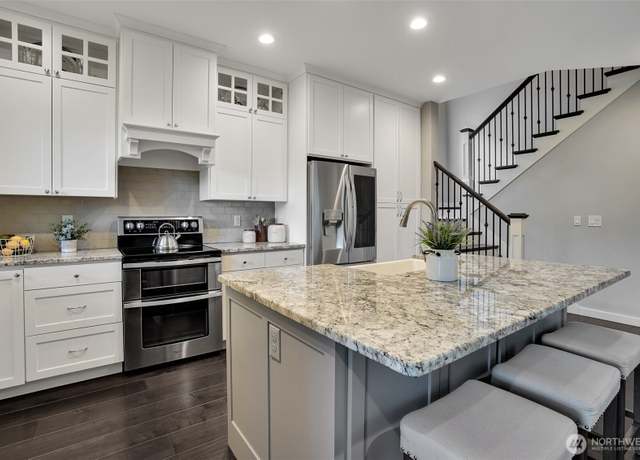 Property at 16144 167th Ave SE, Renton, WA 98058, 4 beds, 2.5 baths