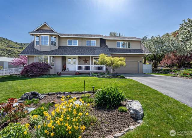 Property at 2027 Skyline Dr, Wenatchee, WA 98801, 4 beds, 3.5 baths
