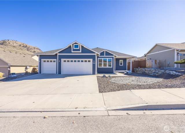 Property at 444 Hilltop Pl, Chelan, WA 98816, 4 beds, 2 baths