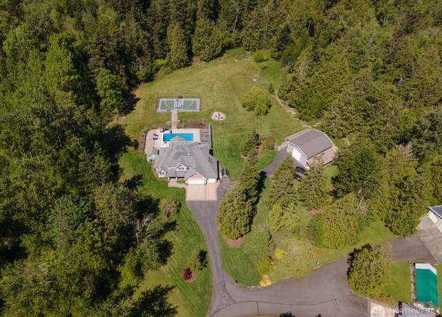 Property at 4975 E 12th Dr, Bellingham, WA 98226, 4 beds, 3.5 baths