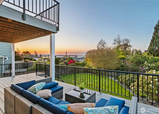 Property at 3521 Upland Ave, Everett, WA 98203, 3 beds, 2.5 baths