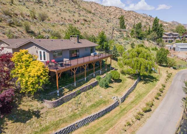 Property at 1925 Okanogan Ave, Wenatchee, WA 98801, 5 beds, 3 baths