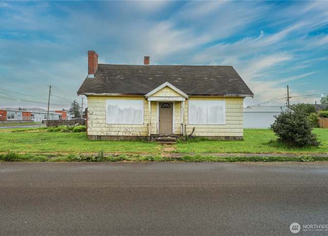 Property at 1819 W 2nd St, Aberdeen, WA 98520, 3 beds, 1 bath