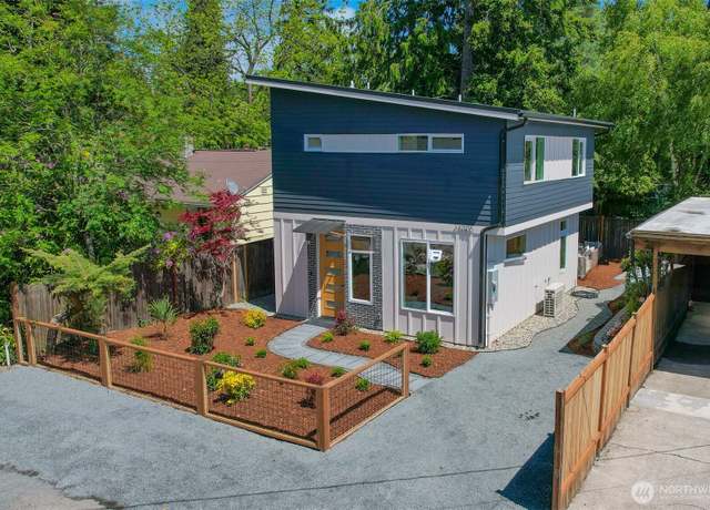Property at 14306 Dayton Ave N Unit B, Seattle, WA 98133, 2 beds, 2.5 baths
