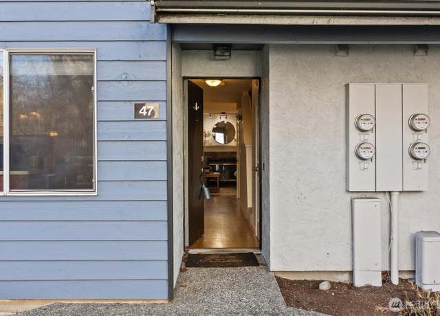 Property at 160 Newport Way NW Unit 47F, Issaquah, WA 98027, 2 beds, 1.5 baths