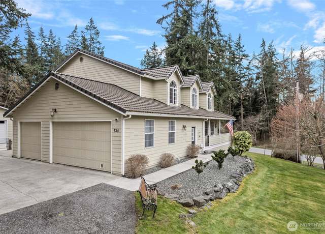 Property at 724 Greenoch Loop, Oak Harbor, WA 98277, 3 beds, 3.5 baths