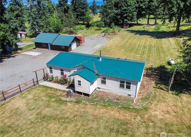 Property at 44612 228th Ave SE, Enumclaw, WA 98022, 3 beds, 2 baths