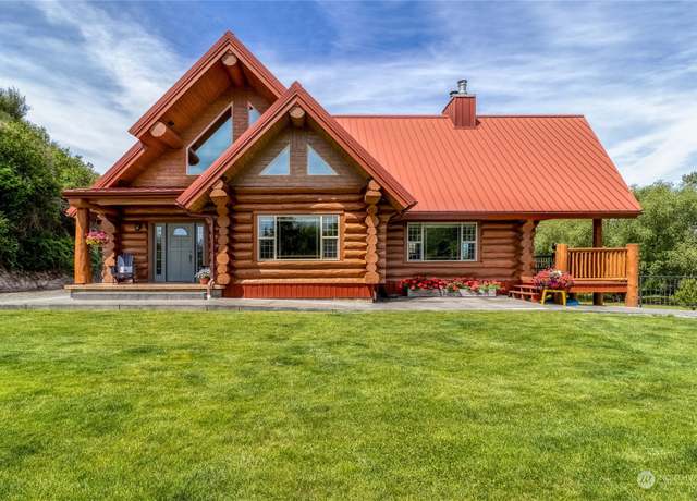 Property at 1025 Orchard St, Waitsburg, WA 99361, 3 beds, 4 baths