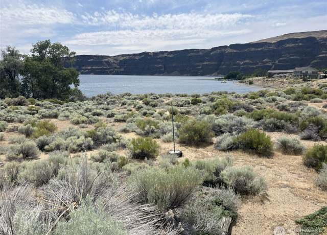 Property at 1046 S Section Pl, Quincy, WA 98848