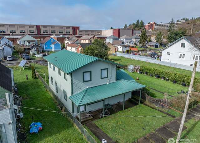 Property at 313 N E St, Aberdeen, WA 98520, 4 beds, 2 baths