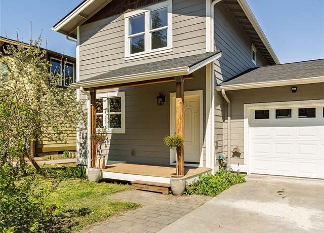 Property at 1014 Park St Unit 3C, Friday Harbor, WA 98250, 2 beds, 1.5 baths