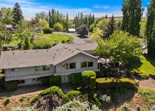 Property at 40 S Brown Ln, Selah, WA 98942, 4 beds, 3.5 baths
