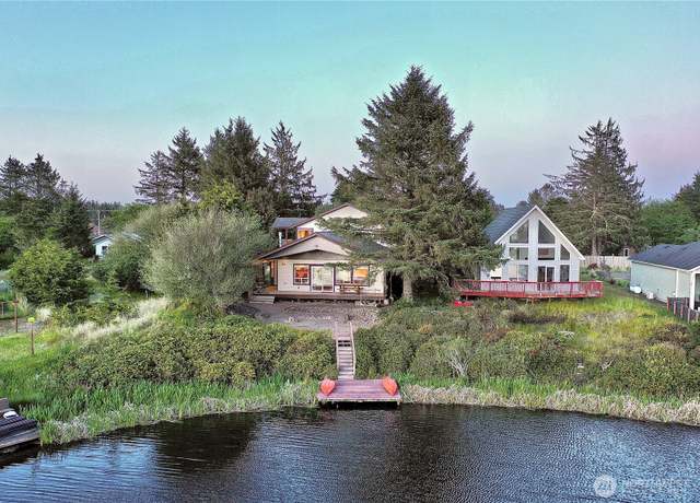 Property at 137 N Razor Clam Dr SW, Ocean Shores, WA 98569, 4 beds, 3 baths