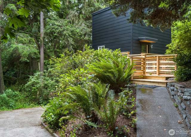 Property at 8038 Island Ct, Clinton, WA 98236, 1 bed, 1 bath