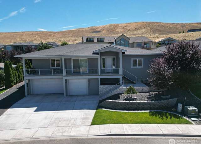 Property at 2317 W 50th Ave, Kennewick, WA 99337, 4 beds, 3 baths