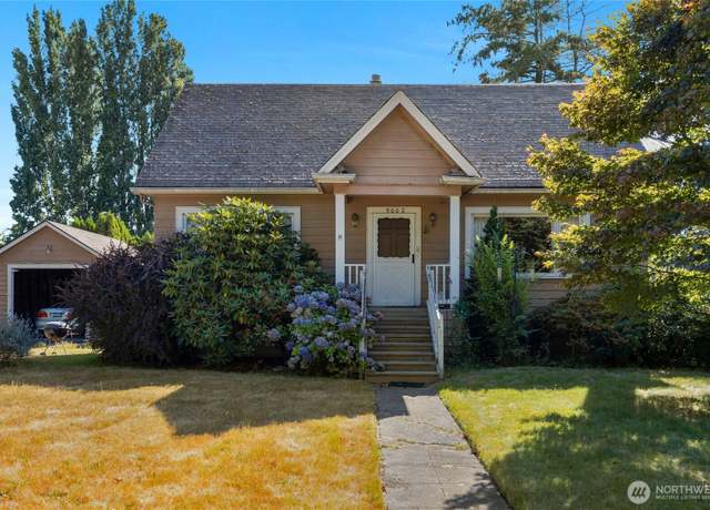 Property at 9002 Corliss Ave N, Seattle, WA 98103, 3 beds, 1 bath