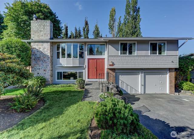 Property at 12631 NE 111th Pl, Kirkland, WA 98033, 3 beds, 2.5 baths