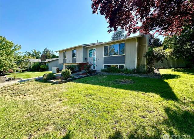 Property at 826 Carriage Hill Dr, Yakima, WA 98908, 4 beds, 2.5 baths