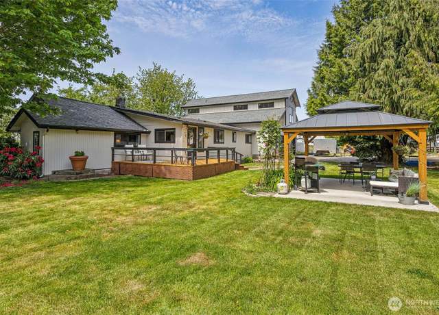 Property at 13925 80th St E, Puyallup, WA 98372, 3 beds, 3 baths