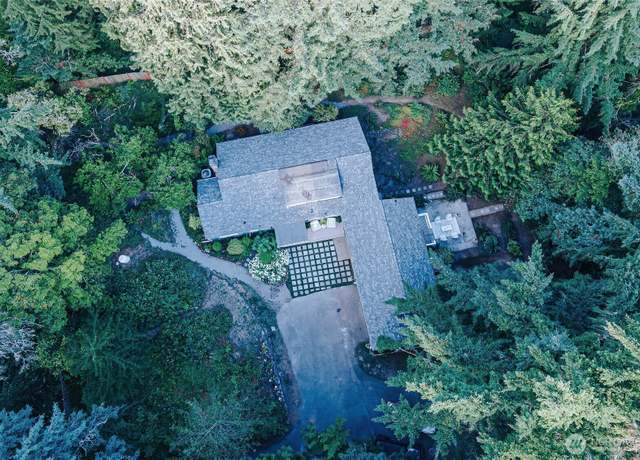Property at 1325 SW 120th St, Burien, WA 98146, 5 beds, 3 baths