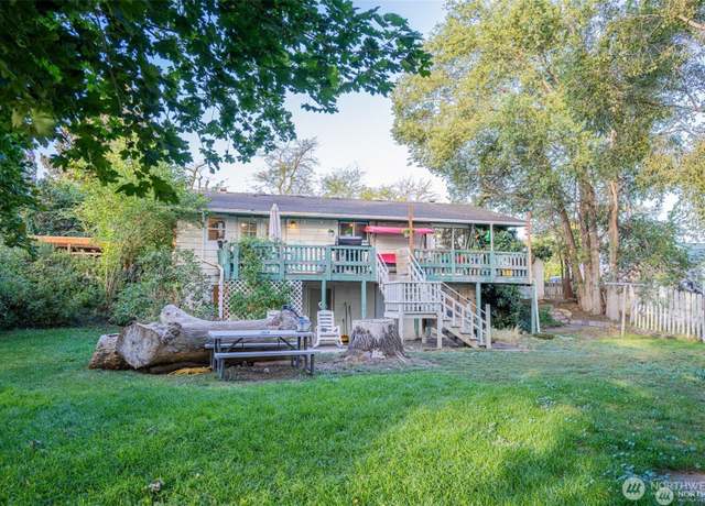 Property at 2597 Elgin Rd, Moses Lake, WA 98837, 4 beds, 2 baths