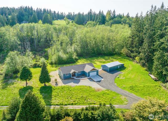 Property at 6606 Heggenes Rd, Clinton, WA 98236, 3 beds, 2 baths