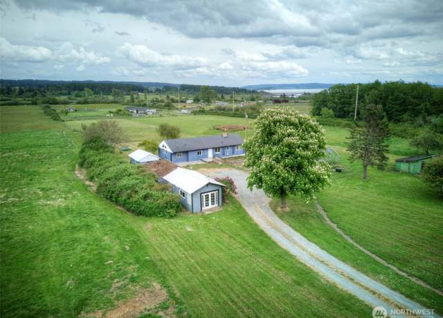 Property at 2814 Torpedo Rd, Oak Harbor, WA 98277, 3 beds, 2 baths