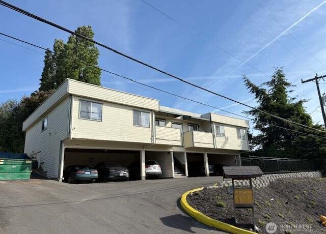 Property at 10725 Myers Way S, Seattle, WA 98168, 6 beds, 4 baths