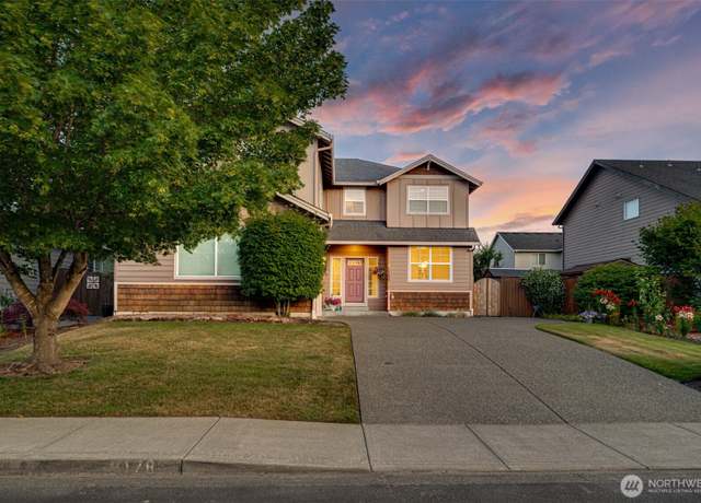 Property at 1786 Clatsop St, Woodland, WA 98674, 4 beds, 2.5 baths