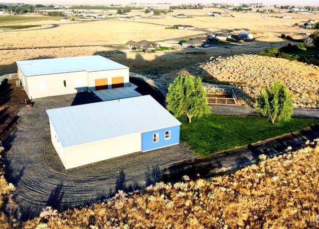 Property at 7458 NE Bouldercrest Rd, Moses Lake, WA 98837, 3 beds, 2 baths