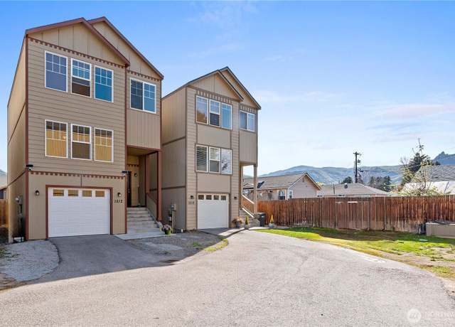 Property at 1512 Historic Ln, Wenatchee, WA 98801, 3 beds, 2.5 baths