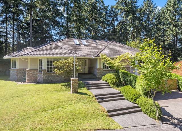 Property at 6810 65th Ave W, Lakewood, WA 98499, 3 beds, 3 baths