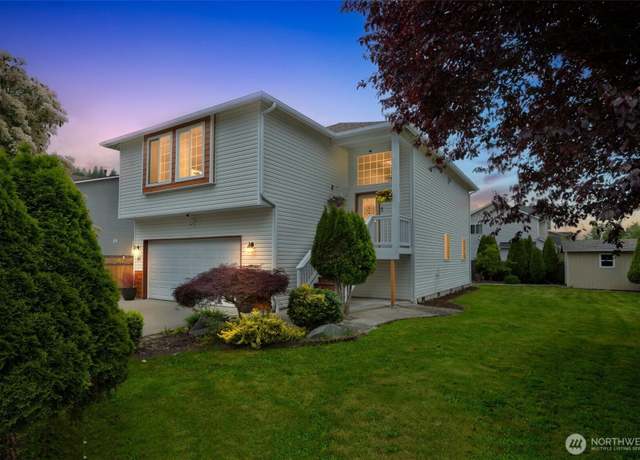 Property at 111 2nd Ave N, Algona, WA 98001, 4 beds, 3 baths
