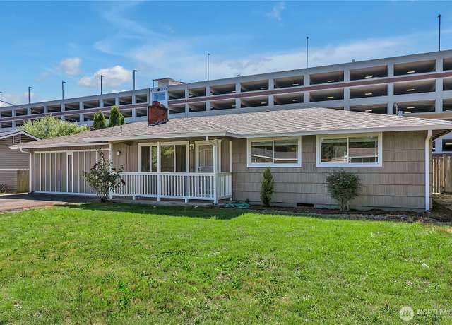 Property at 2015 Dogwood Dr SE, Auburn, WA 98902, 4 beds, 2 baths