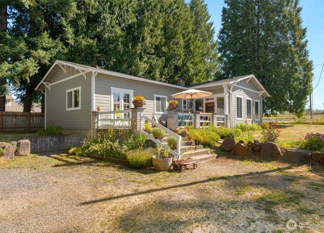 Property at 39412 NE 41st Ave, La Center, WA 98629, 4 beds, 3 baths