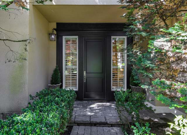 Property at 8380 SE 43rd St, Mercer Island, WA 98040, 5 beds, 4.5 baths