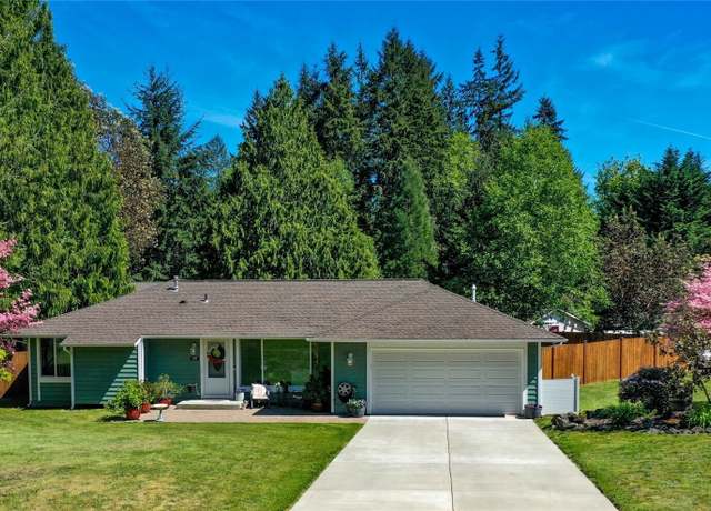 Property at 1135 Hillandale Dr E, Port Orchard, WA 98366, 4 beds, 2 baths