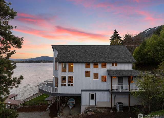 Property at 37 Driftwood Ln, Chelan, WA 98816, 2 beds, 2.5 baths