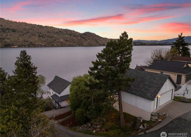 Property at 37 Driftwood Ln, Chelan, WA 98816, 2 beds, 2.5 baths