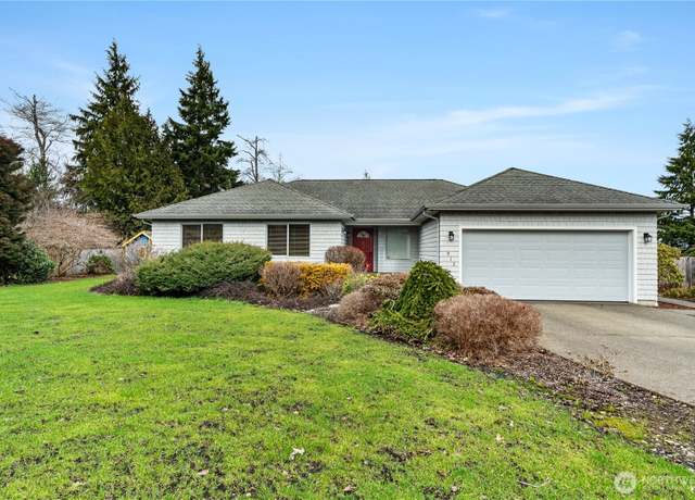 Property at 912 Bell Dr, Cosmopolis, WA 98537, 3 beds, 2 baths