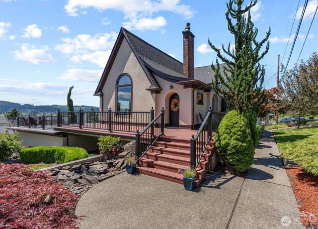Property at 185 Spring St, Cathlamet, WA 98612, 4 beds, 3 baths