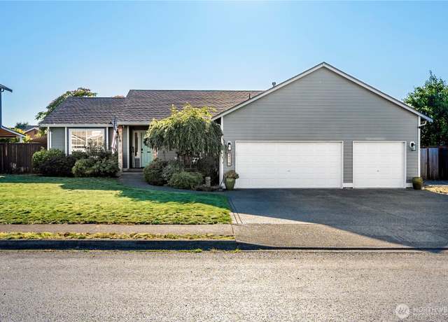 Property at 215 Orting Ave NW, Orting, WA 98360, 3 beds, 2 baths