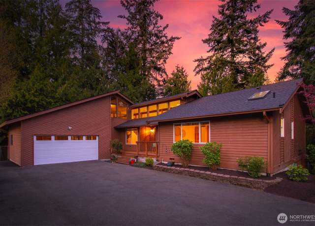 Property at 12302 Maplewood Ave, Edmonds, WA 98026, 3 beds, 3 baths