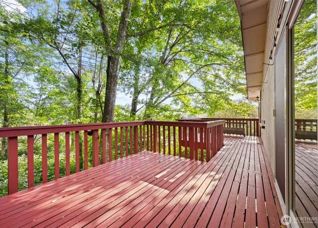 Property at 5159 Country Club Way SE, Port Orchard, WA 98367, 3 beds, 3 baths