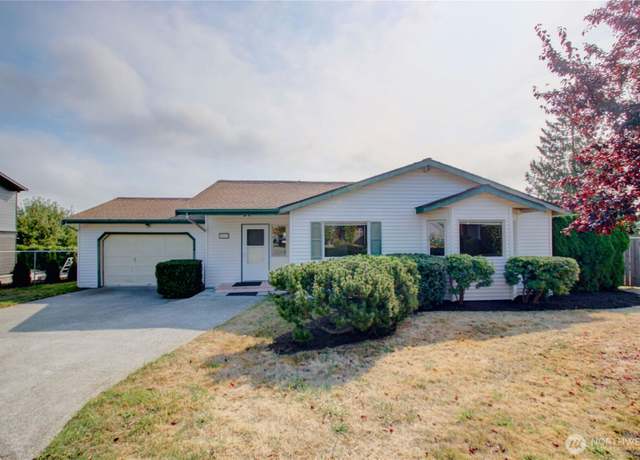 Property at 1701 24th Ct, Anacortes, WA 98221, 3 beds, 2 baths
