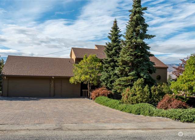 Property at 1700 Country Club Dr, East Wenatchee, WA 98802, 4 beds, 3.5 baths
