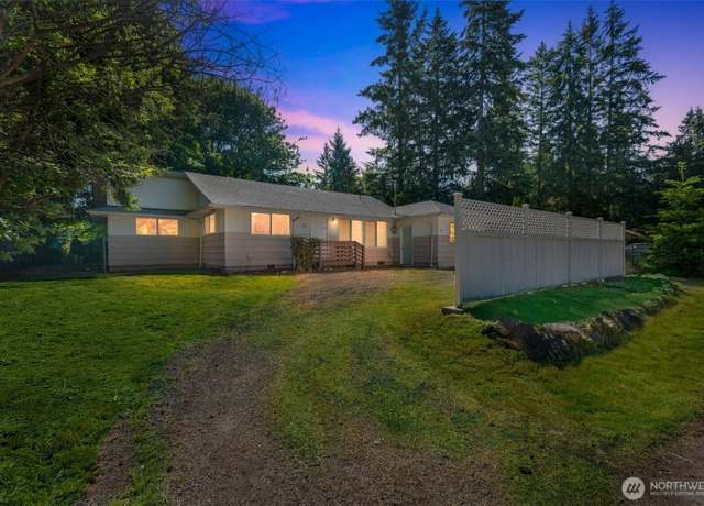 Property at 11319 86th Ave E, Puyallup, WA 98373, 3 beds, 1.5 baths