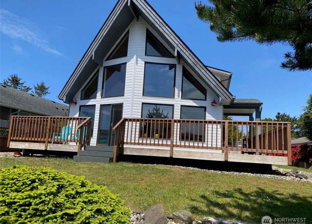 Property at 327 Cockle St SW, Ocean Shores, WA 98569, 2 beds, 2 baths